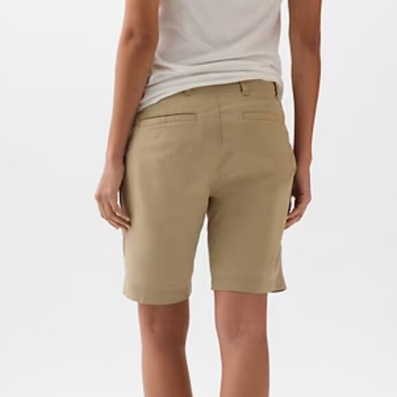 GAP 9" Downtown Khaki Bermuda Shorts/NWT/6 - Picture 2 of 12